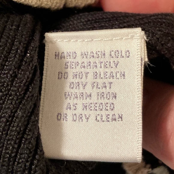 NWT Black Silk Blend Cardigan Set With Off-white Trim Size M - Picture 13 of 13